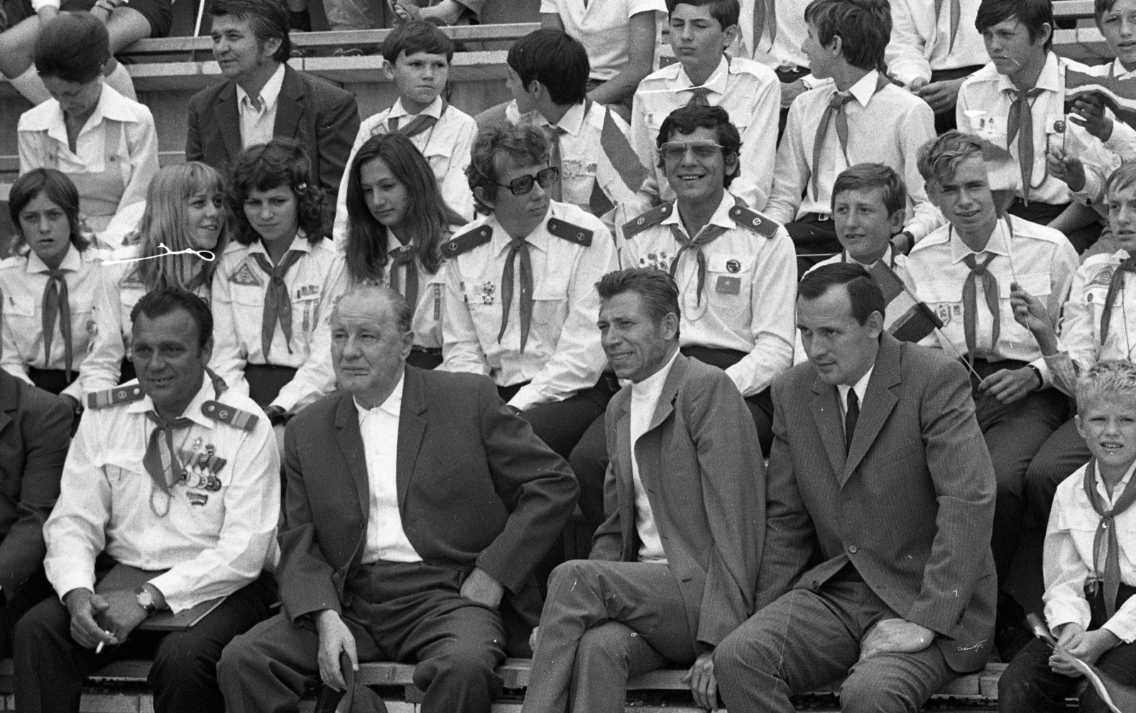 Hungary, Budapest XII., Csillebérc (Úttörőváros), elöl balról a második Kádár János, a negyedik Maróthy László., 1973, Urbán Tamás, celebrity, pioneer, Budapest, politician, Fortepan #88250