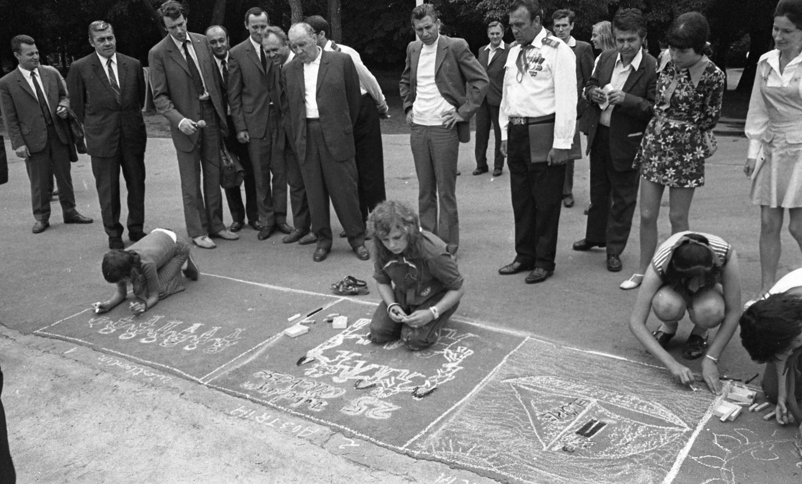 Hungary, Budapest XII., Csillebérc (Úttörőváros), középen Kádár János, tőle balra a második Maróthy László., 1973, Urbán Tamás, celebrity, pioneer, Budapest, politician, Junge Garde-organisation, Fortepan #88254