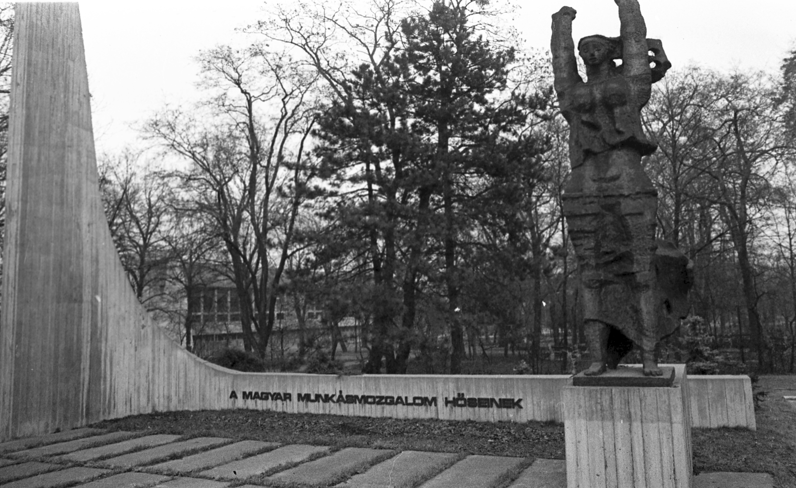 Hungary, Miskolc, Görgey Artúr utca, Géniusz (Kerényi Jenő, 1969.)., 1973, Urbán Tamás, sculpture, monument, Fortepan #88358