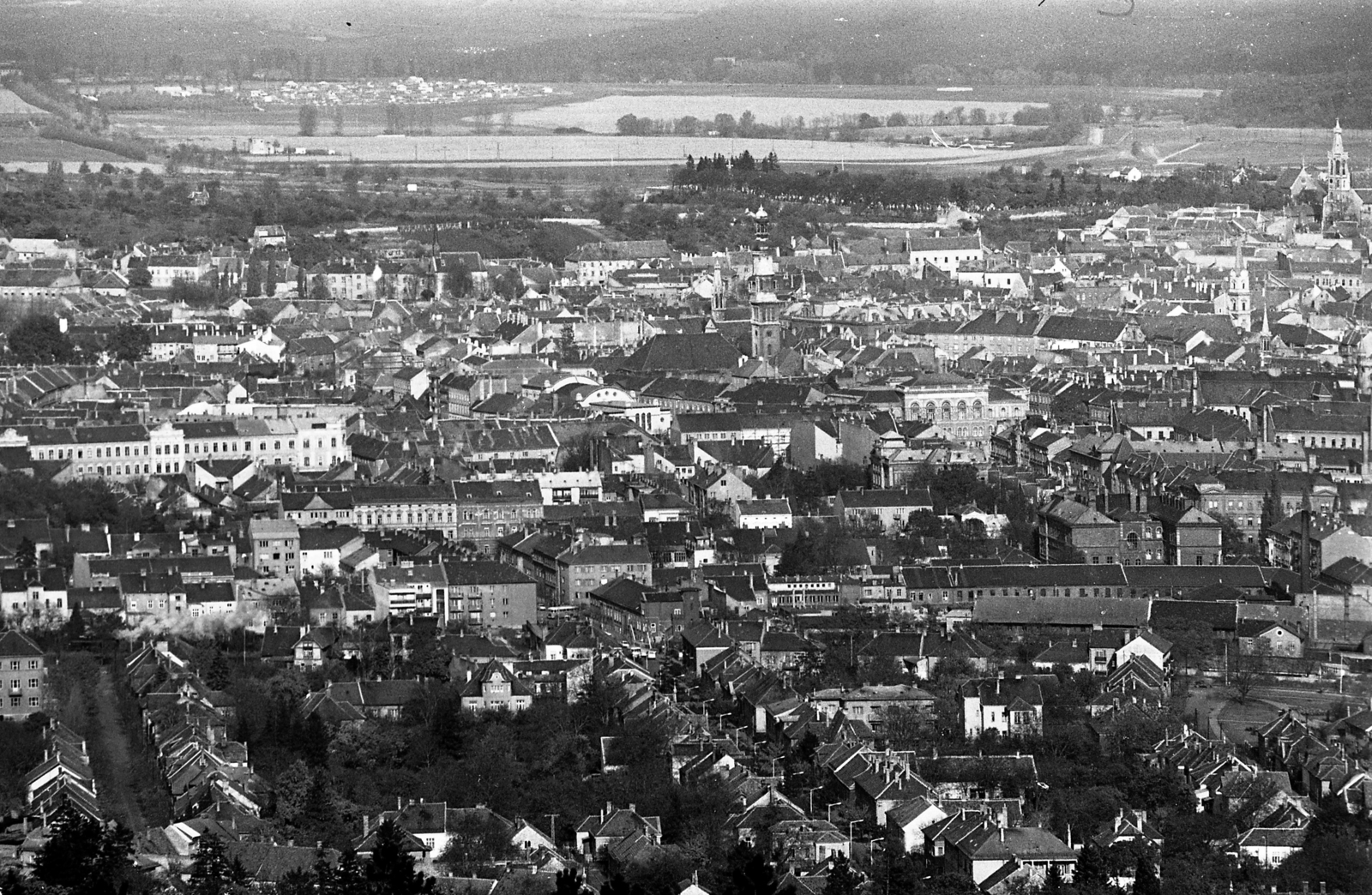 Magyarország, Sopron, a város látképe a Lővérek felől nézve., 1974, Urbán Tamás, háztető, Fortepan #88501