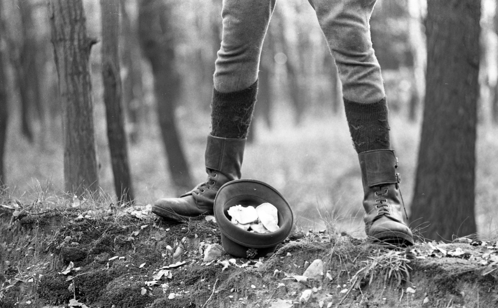 Hungary, Sopron, Erdészeti, Faipari Szakközépiskola erdész tanulója, 1974, Urbán Tamás, boots, Fortepan #88510