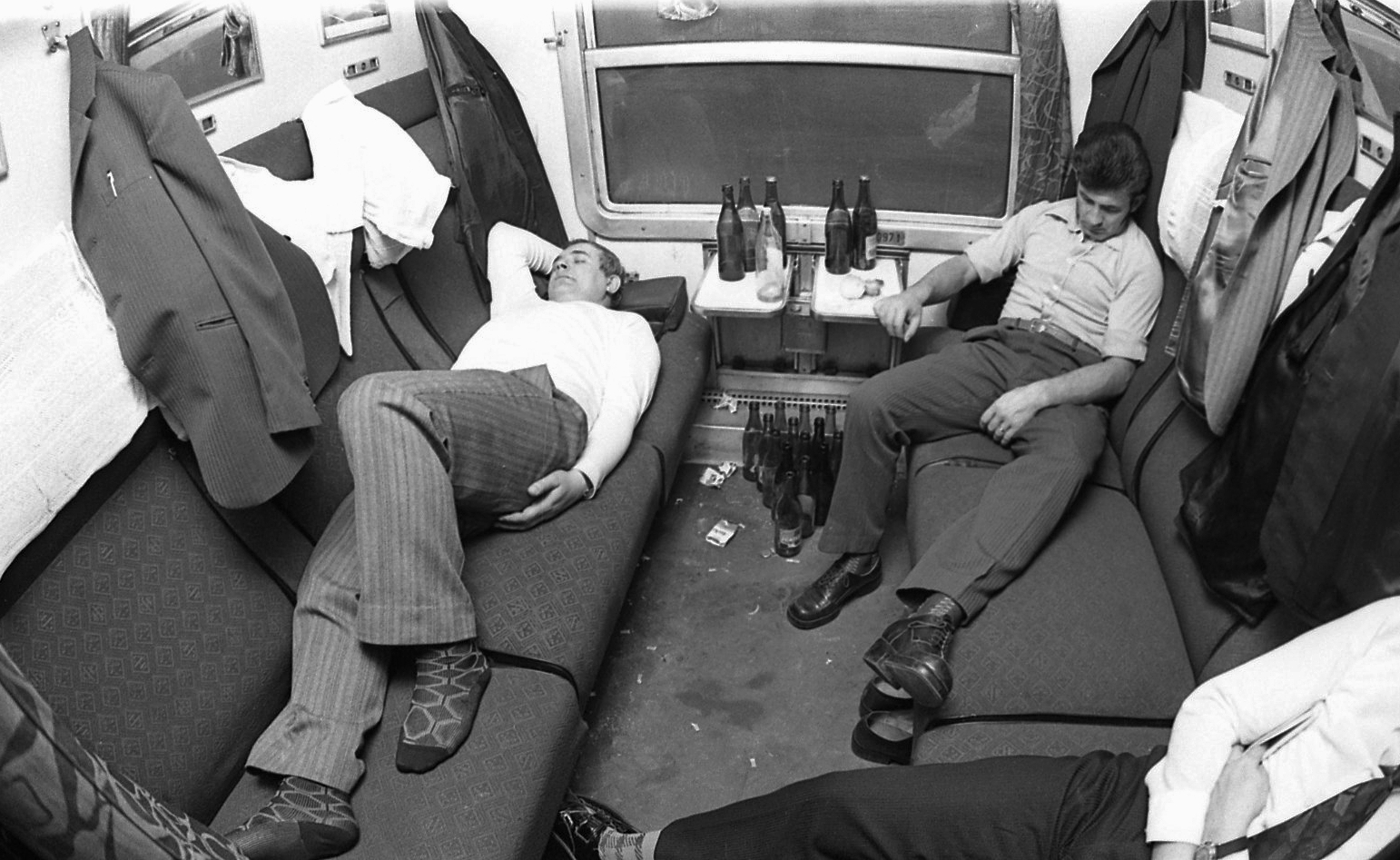 1974, Urbán Tamás, drinking, travelling, coach, beer bottle, sleeping, railway cabin, Fortepan #88513