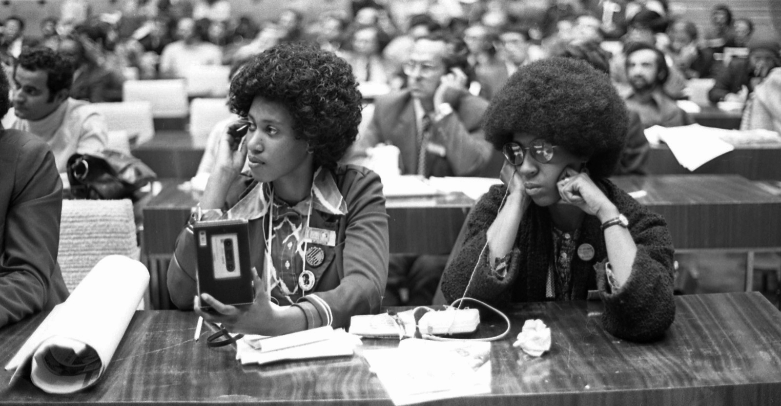 Bulgaria, Varna, a CIMEA (Comité international des mouvements d'enfants et d'adolescents - Nemzetközi Gyermek- és Serdülőkori Mozgalmak Bizottsága) IV. közgyűlése., 1974, Urbán Tamás, hairdo, african-american, Fortepan #88517
