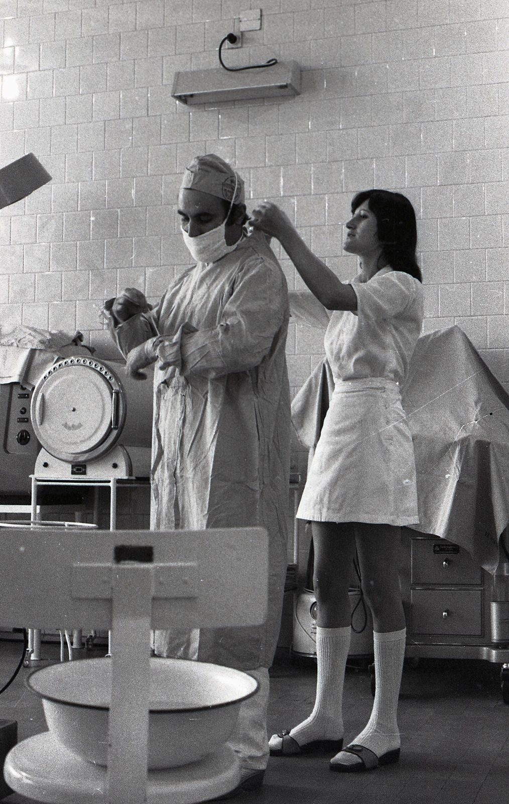 1974, Urbán Tamás, doctor, surgery, nurse, chair, airing cupboard, medical instrument, assistant, Fortepan #88520