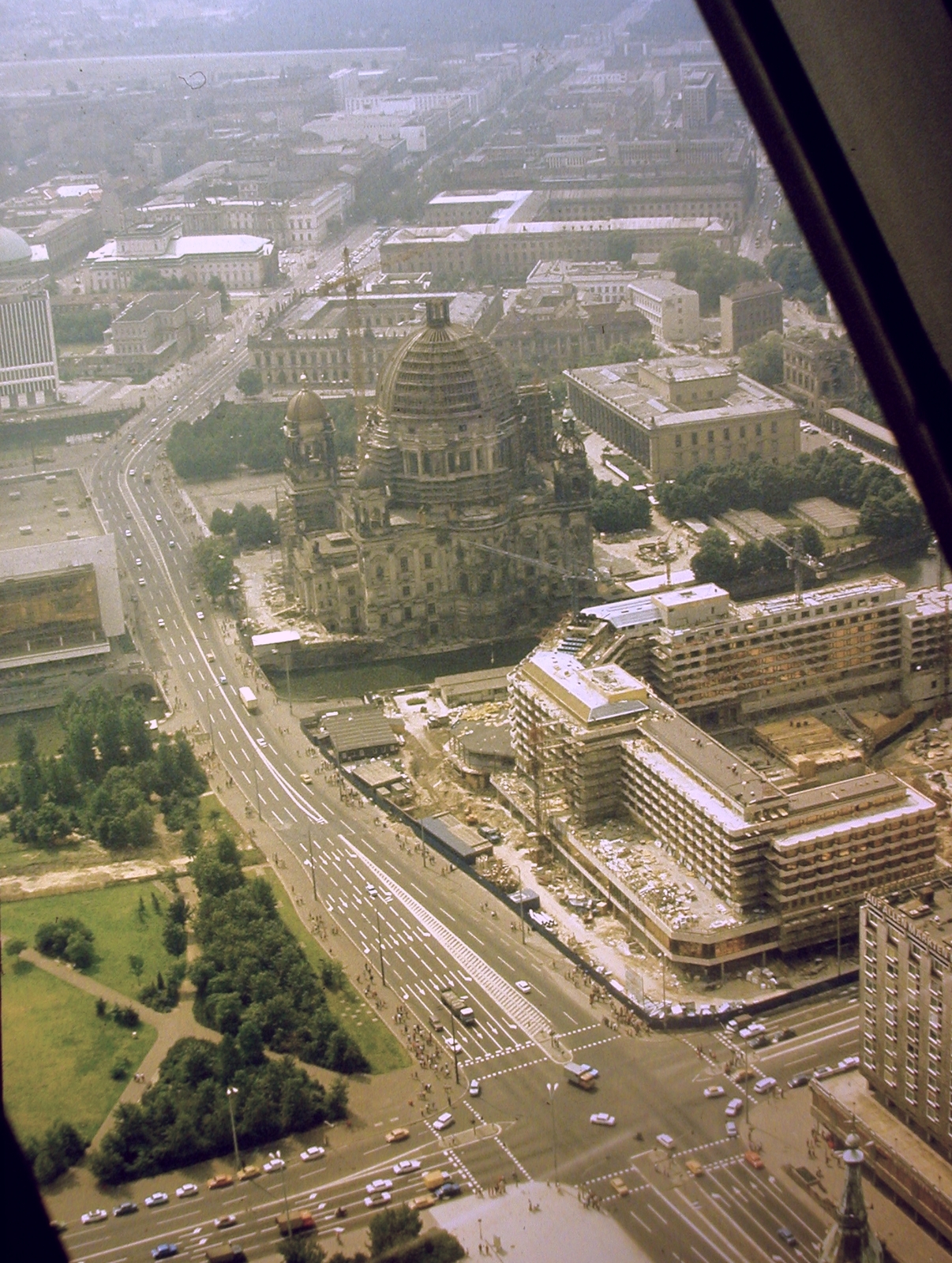 Németország, Berlin, Kelet-Berlin, Dóm, Unter den Linden., 1978, Fortepan, színes, látkép, múzeum, NDK, Kelet-Berlin, székesegyház, neoklasszicizmus, Karl Friedrich Schinkel-terv, Julius Carl Raschdorff-terv, madártávlat, Fortepan #8861