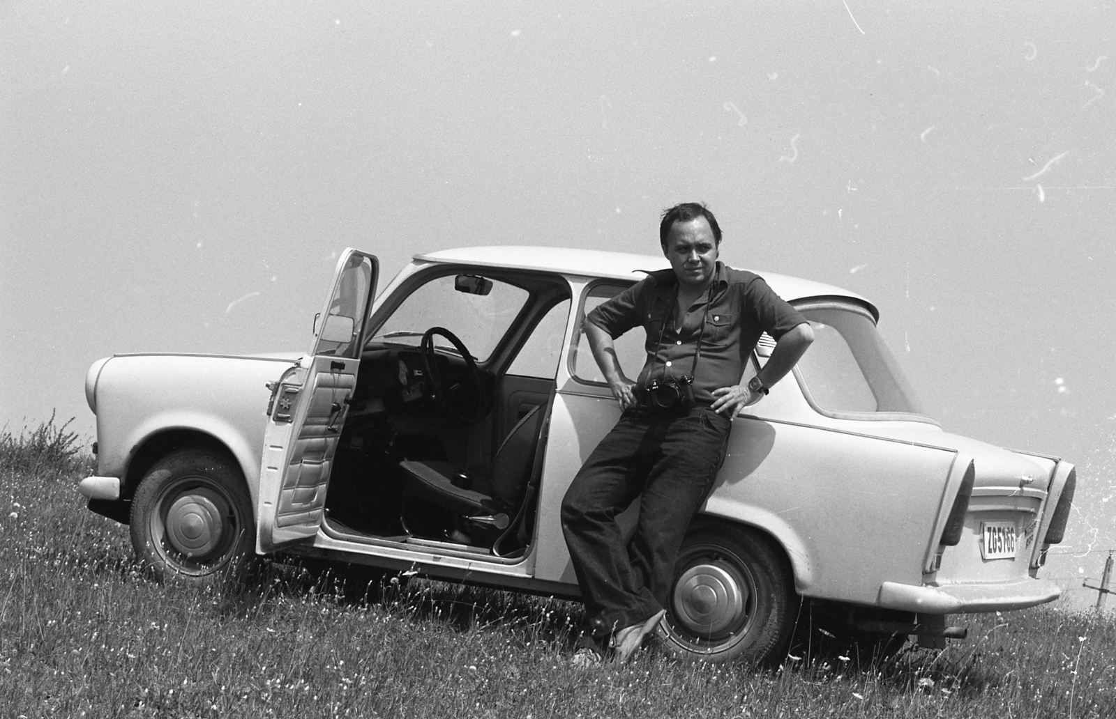 Magyarország, Urbán Tamás fotóriporter., 1976, Urbán Tamás, fotózás, Trabant 601, rendszám, Fortepan #88753