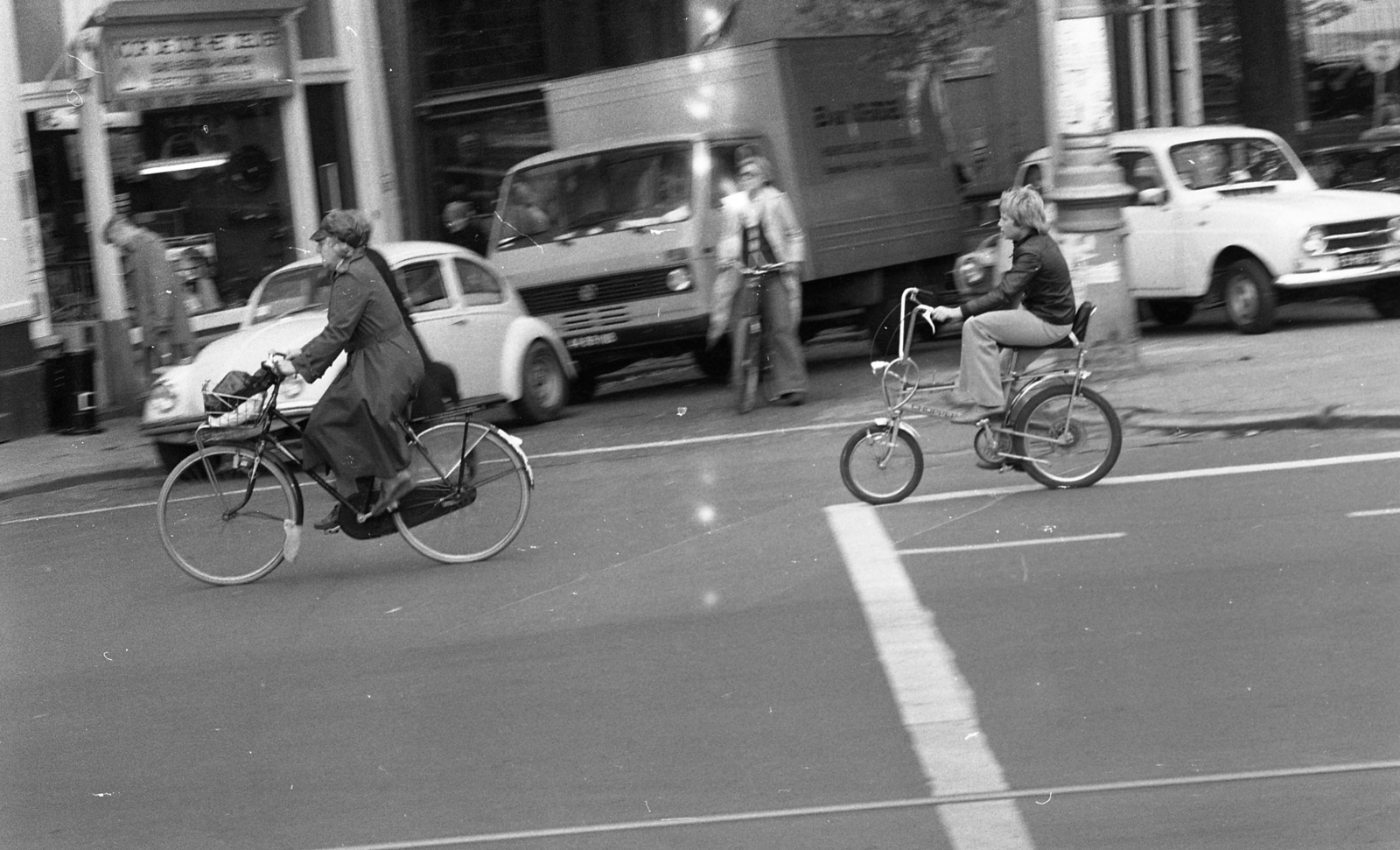 Netherlands, 1976, Urbán Tamás, bicycle, flared trousers, Fortepan #88809