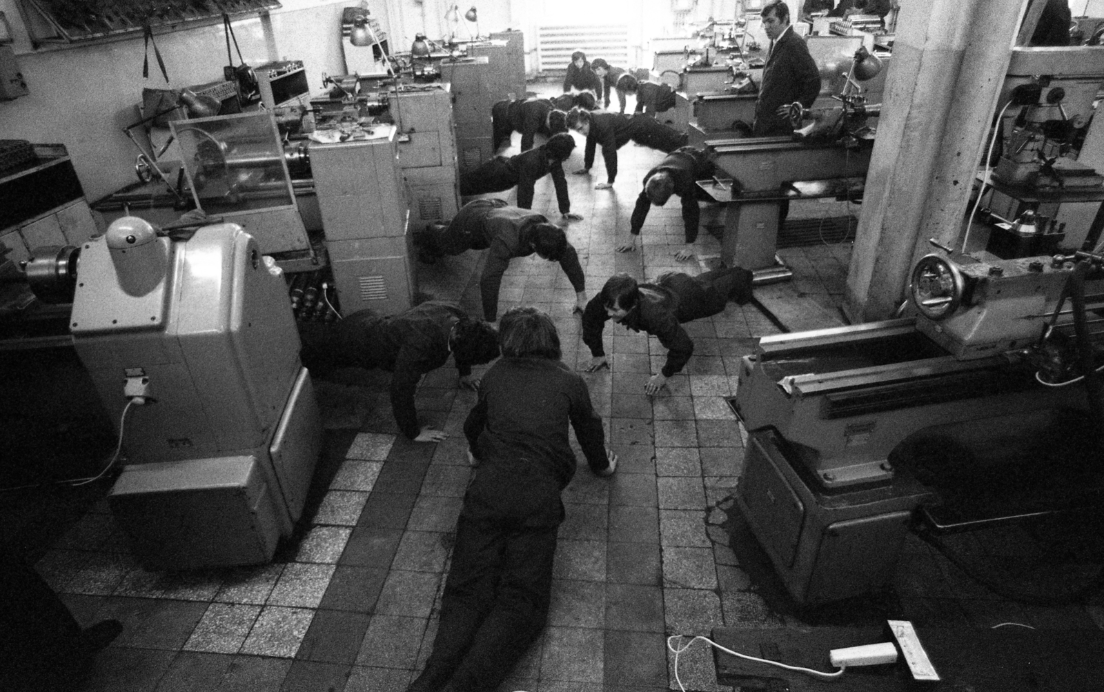 Magyarország, 1976, Urbán Tamás, műhely, munkahelyi testnevelés, Fortepan #88864