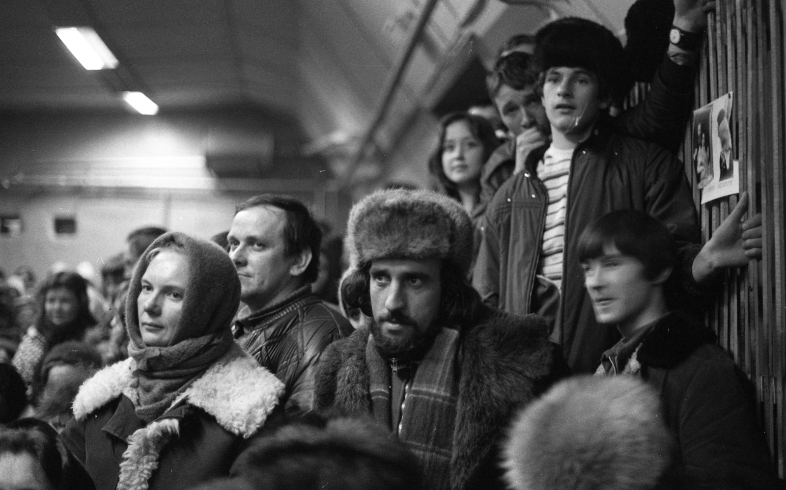 Russia, Ust-Ilimsk, 1977, Urbán Tamás, Soviet Union, headscarf, fur hat, meeting, Fortepan #88952