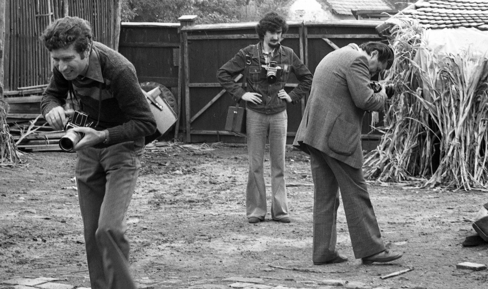 Hungary, Benkő Imre, Apáti-tóth Sándor, Vencsellei István fotográfusok., 1977, Urbán Tamás, camera, photography, three people, Fortepan #89028