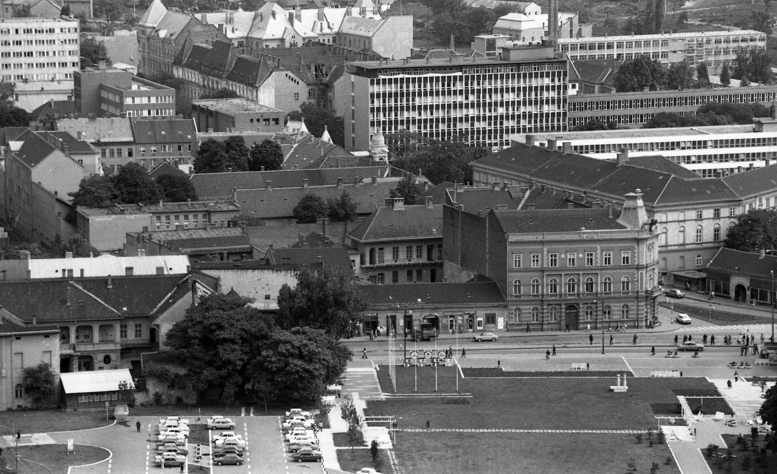 Hungary, Miskolc, Szent István tér, háttérben a Városháza., 1978, Urbán Tamás, picture, car park, bird's eye view, Fortepan #89098