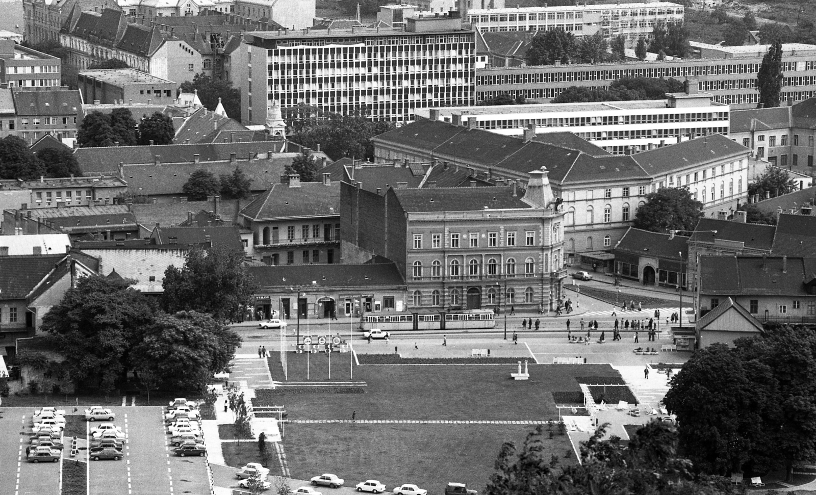 Hungary, Miskolc, Szent István tér, háttérben a Városháza., 1978, Urbán Tamás, tram, car park, Bengali tramway, bird's eye view, Fortepan #89100
