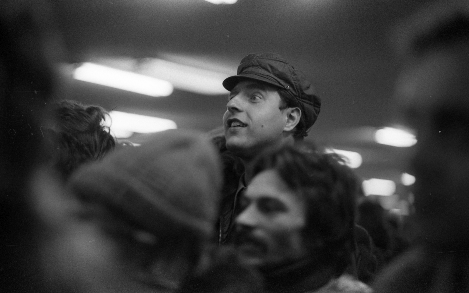 Hungary, Budapest IX., Kálvin téri aluljáró, a KISZ karácsonyi műsorának nézői., 1979, Urbán Tamás, Christmas, Budapest, Fortepan #89231