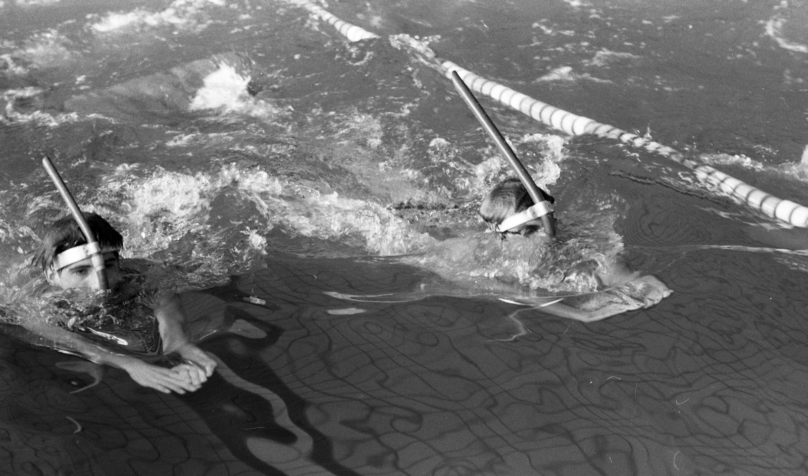 Magyarország, Kecskemét, Izsáki út, fedett uszoda. búvárúszók edzése., 1976, Urbán Tamás, sport, úszás, uszoda, búvárpipa, Fortepan #89382