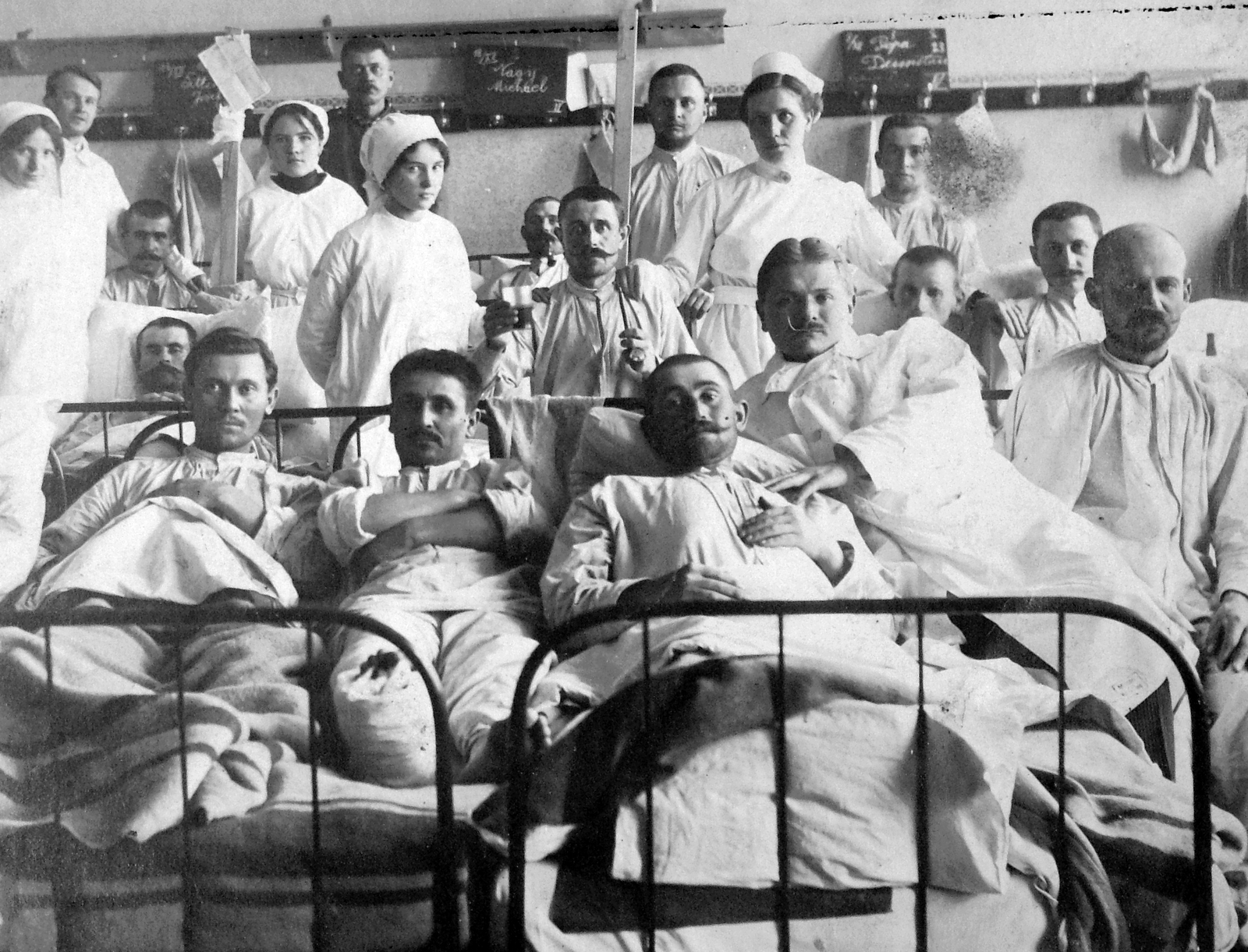 1918, Fortepan, First World War, medical institution, tableau, women, men, illness, nurse, bed, Fortepan #8943