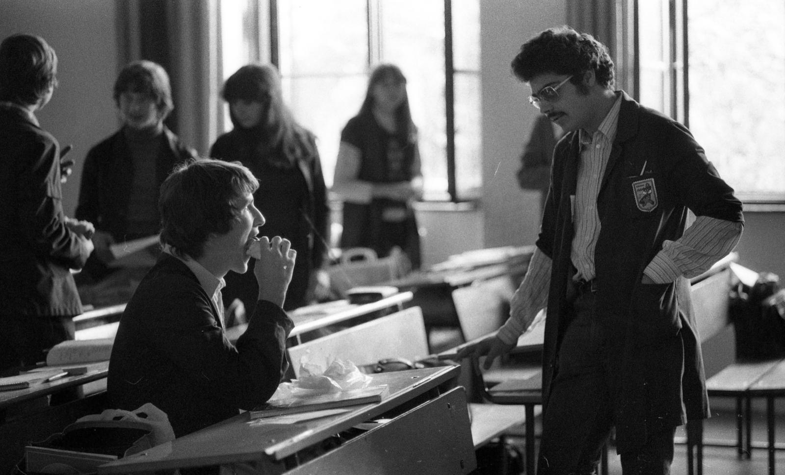 Hungary, Budapest I., Toldy Ferenc utca 9., a Toldy Ferenc Gimnázium tanterme., 1979, Urbán Tamás, school desk, Budapest, Diolen Mobi-brand, school uniform, Fortepan #89454