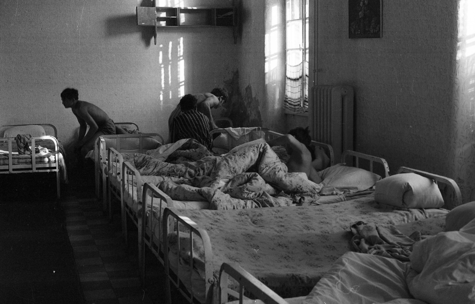 Hungary, Aszód, Művelődésügyi Minisztérium 2. sz. Fiúnevelő Intézete, hálókörlet., 1974, Urbán Tamás, bed, iron bed, Fortepan #89489