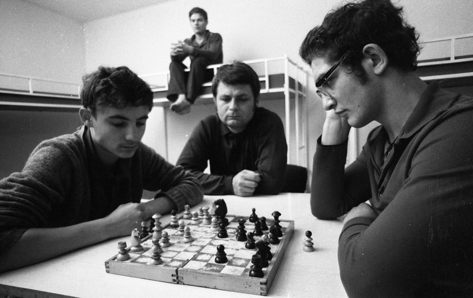 Hungary, Aszód, Művelődésügyi Minisztérium 2. sz. Fiúnevelő Intézete, hálókörlet., 1974, Urbán Tamás, chess, Fortepan #89505