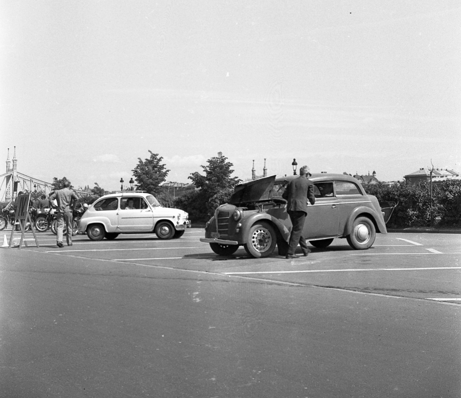 Hungary, Budapest XI., Műegyetem rakpart, Budapesti Közlekedési Napok, gépjárművek felvonulása a FKBT szervezésében., 1969, Urbán Tamás, automobile, Budapest, Fortepan #89586