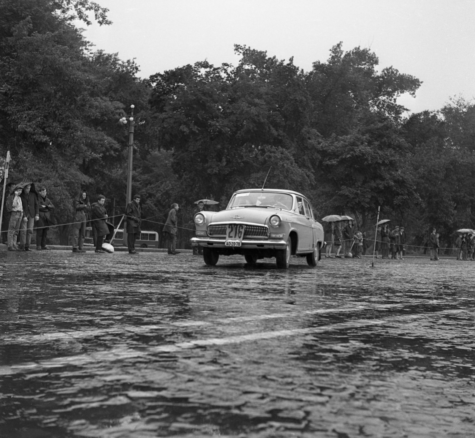 Hungary, Budapest XIV., Ötvenhatosok tere (Felvonulási tér), a Fővárosi Közlekedésbiztonsági Tanács versenye., 1969, Urbán Tamás, M21 Wolga, Budapest, Fortepan #89834