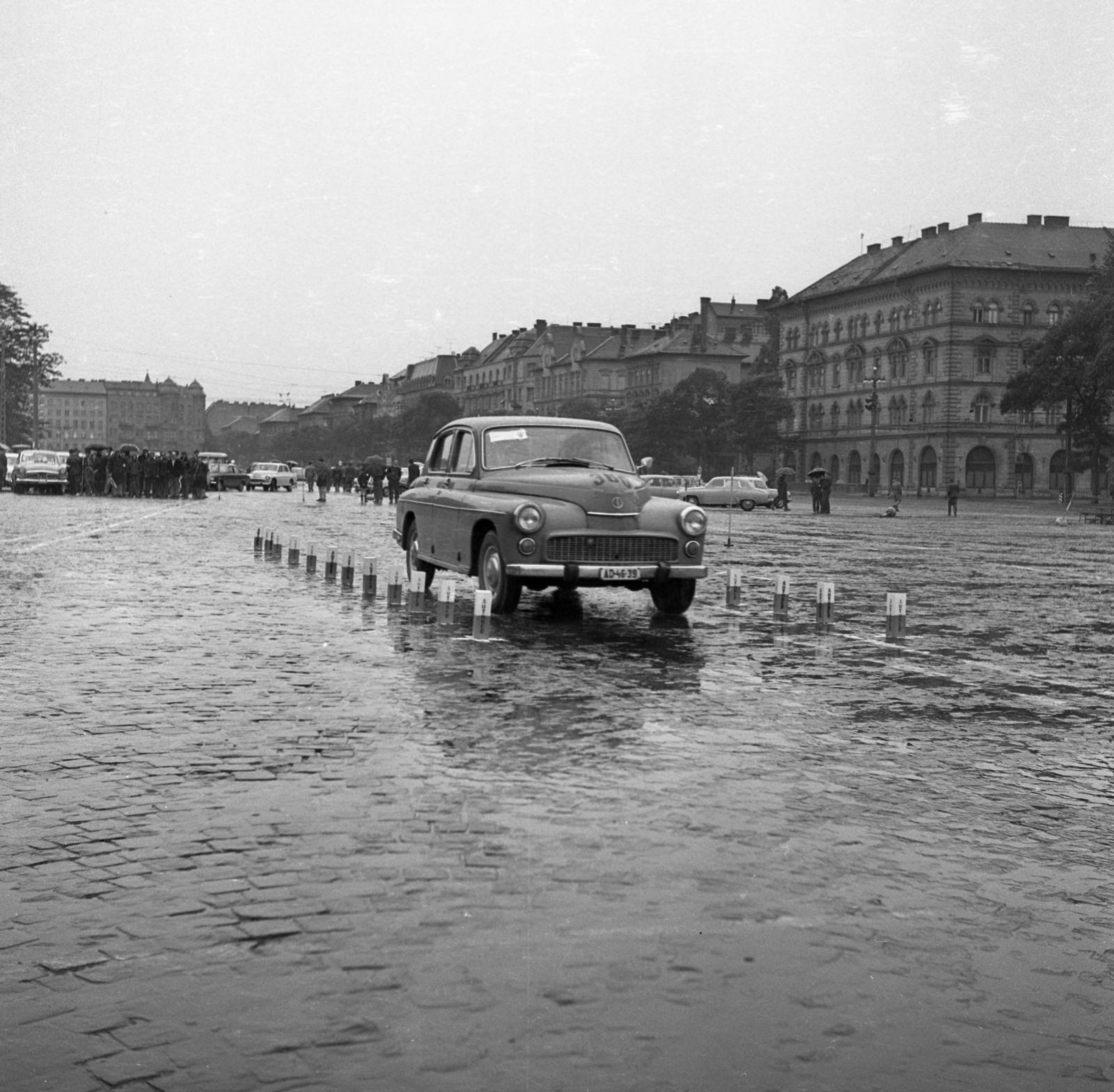 Hungary, Budapest XIV., Ötvenhatosok tere (Felvonulási tér), a Fővárosi Közlekedésbiztonsági Tanács versenye., 1969, Urbán Tamás, Budapest, Fortepan #89835