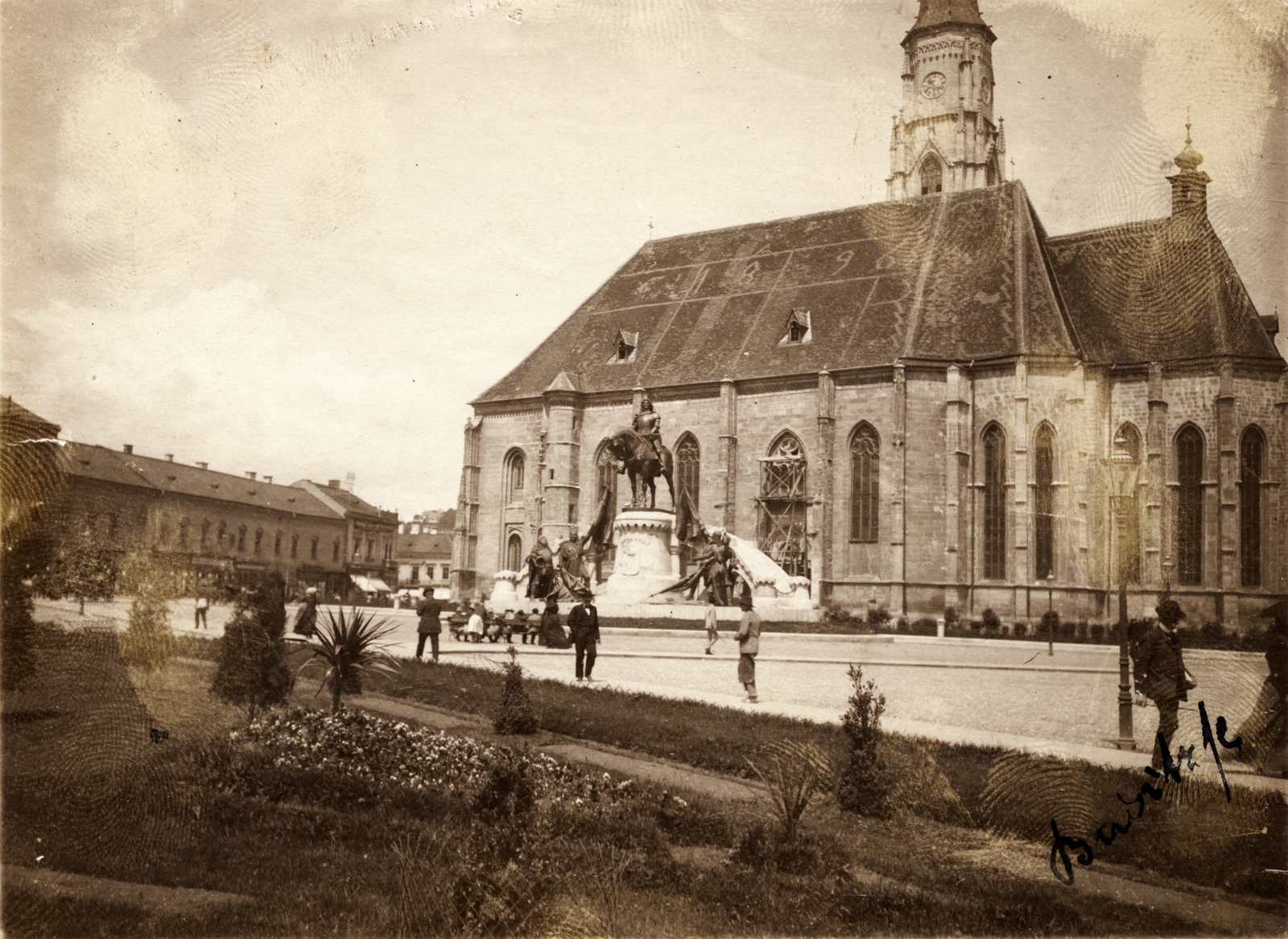 Romania,Transylvania, Cluj-Napoca, Fő tér, Szent Mihály-templom és Hunyadi Mátyás emlékműve., 1905, Fortepan, sculpture, monument, gothic, horse sculpture, fingerprint, King Mathias portrayal, Fortepan #8984