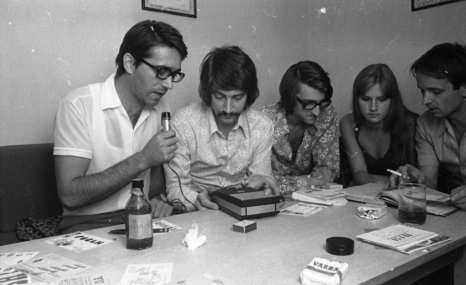 1978, Urbán Tamás, cigarette, smoking, youth, drinking, microphone, glass, tape recorder, Fortepan #89845