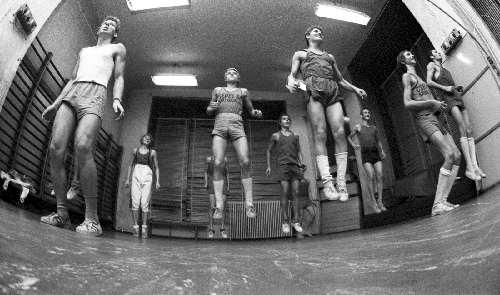 1976, Urbán Tamás, wall-bars, sports school, fisheye lens, floating mid-air, Fortepan #89863