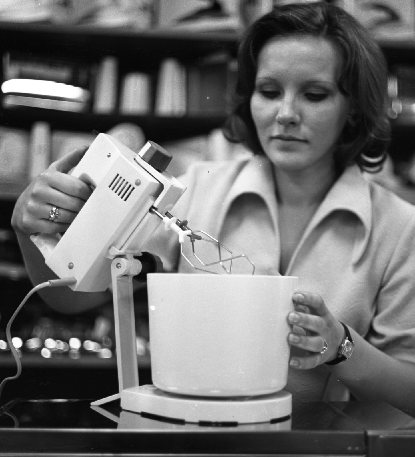 Hungary, Budapest VIII., Blaha Lujza tér, Corvin Áruház., 1977, Urbán Tamás, Corvin Store, Budapest, department store, kitchen appliances, Fortepan #89878