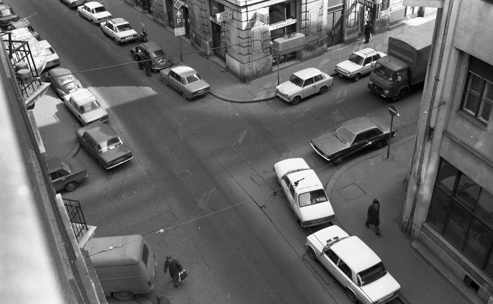 Hungary, Budapest VII., kilátás az Ifjúsági Magazin szerkesztőségéből a Dohány utca - Nyár utca kereszteződésére., 1983, Urbán Tamás, Budapest, Fortepan #89942