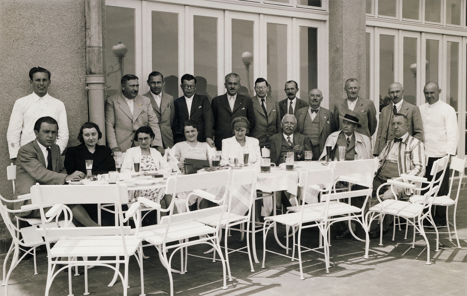 Hungary, Hévíz, Honvéd utca 14. Postás Gyógyüdülő., 1939, Maklári Péter, tableau, hotel, terrace, Fortepan #90018