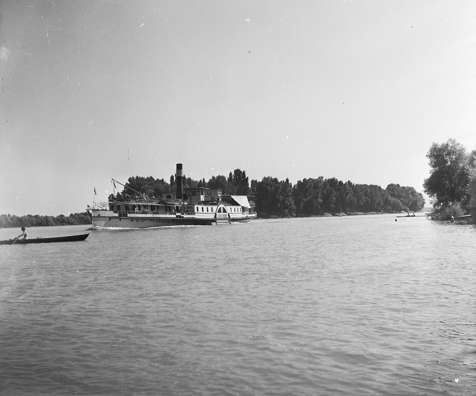 Magyarország, Duna, szemben a Lupa-sziget északi csúcsa előtt a Visegrád gőzhajó., 1955, UVATERV, egy dunai hajóút, hajó, csónak, gőzhajó, SZOT Visegrád/Visegrád/Imre hajó, Fortepan #91153