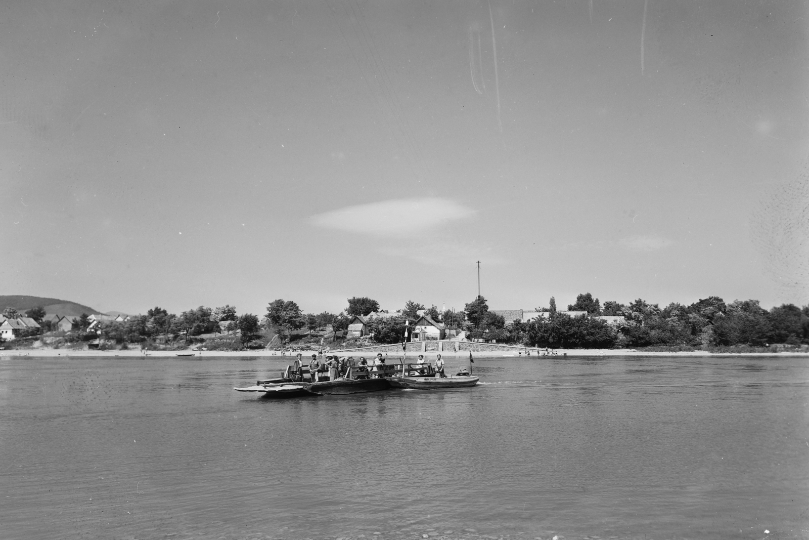Magyarország, Révátkelés a Dunán Kisoroszi és Visegrád-Szentgyörgypuszta között., 1955, UVATERV, egy dunai hajóút, komp, Fortepan #91191