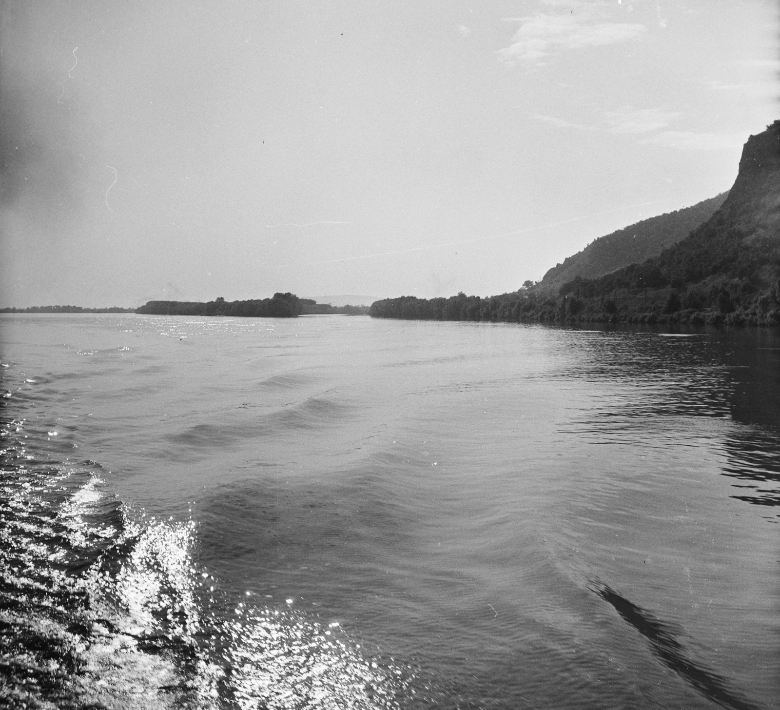 Magyarország,Szlovákia, a Duna Esztergomnál, szemben a Garam torkolata., 1955, UVATERV, egy dunai hajóút, folyó, látkép, Fortepan #91217