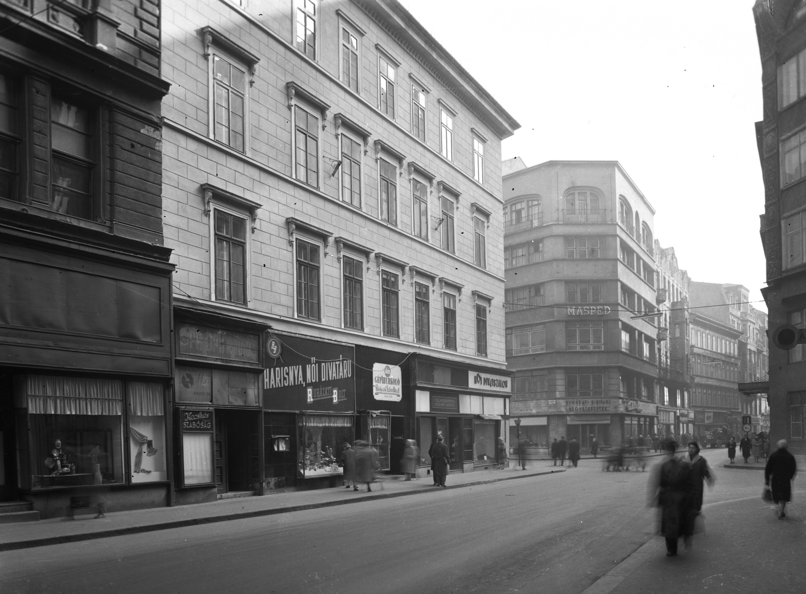 Magyarország, Budapest V., Váci utca - Kristóf tér sarok., 1960, UVATERV, cégtábla, életkép, Budapest, Fortepan #9123