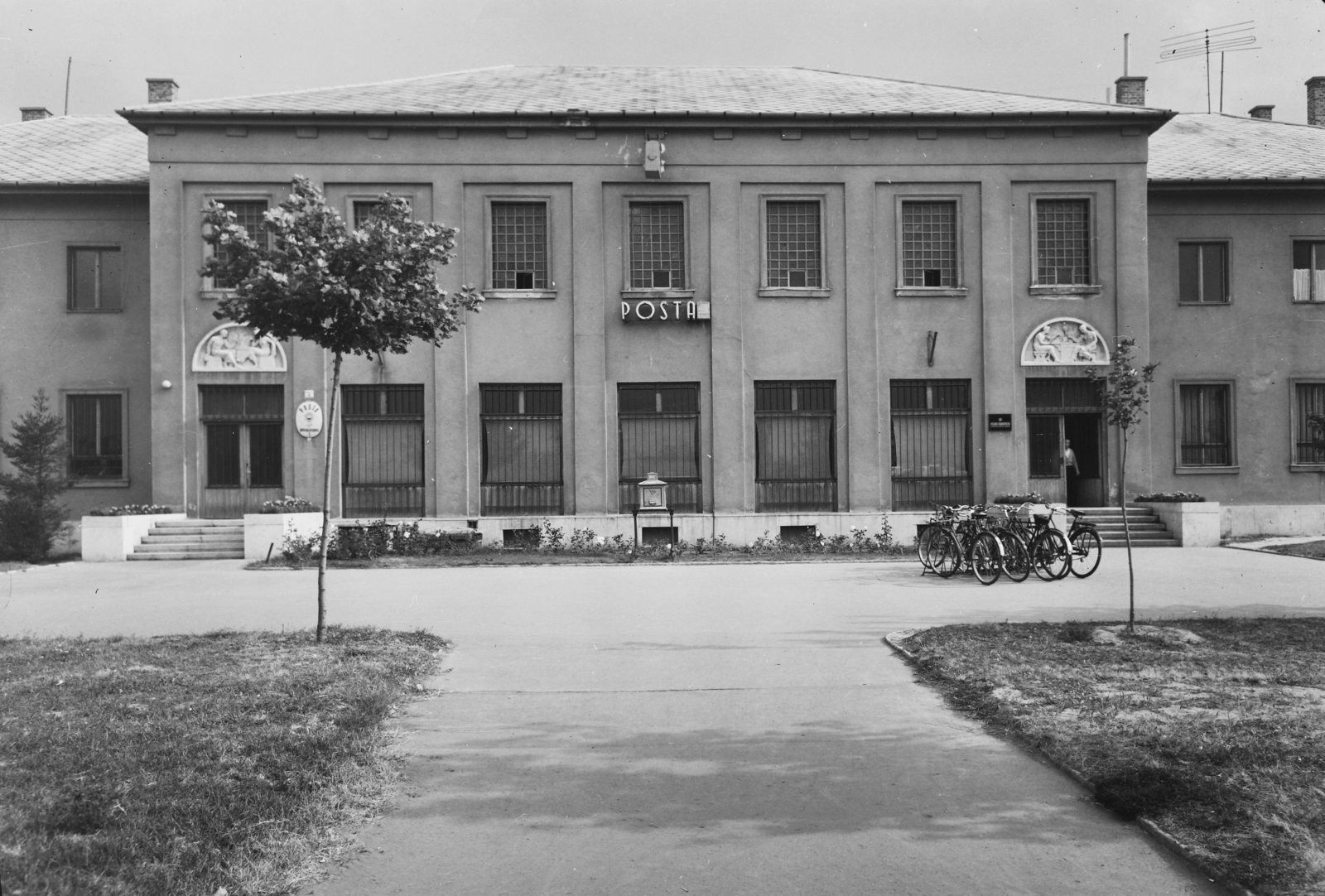 Hungary, Dunaújváros, Dózsa György út 3., Posta., 1962, UVATERV, post, post office, Fortepan #91322
