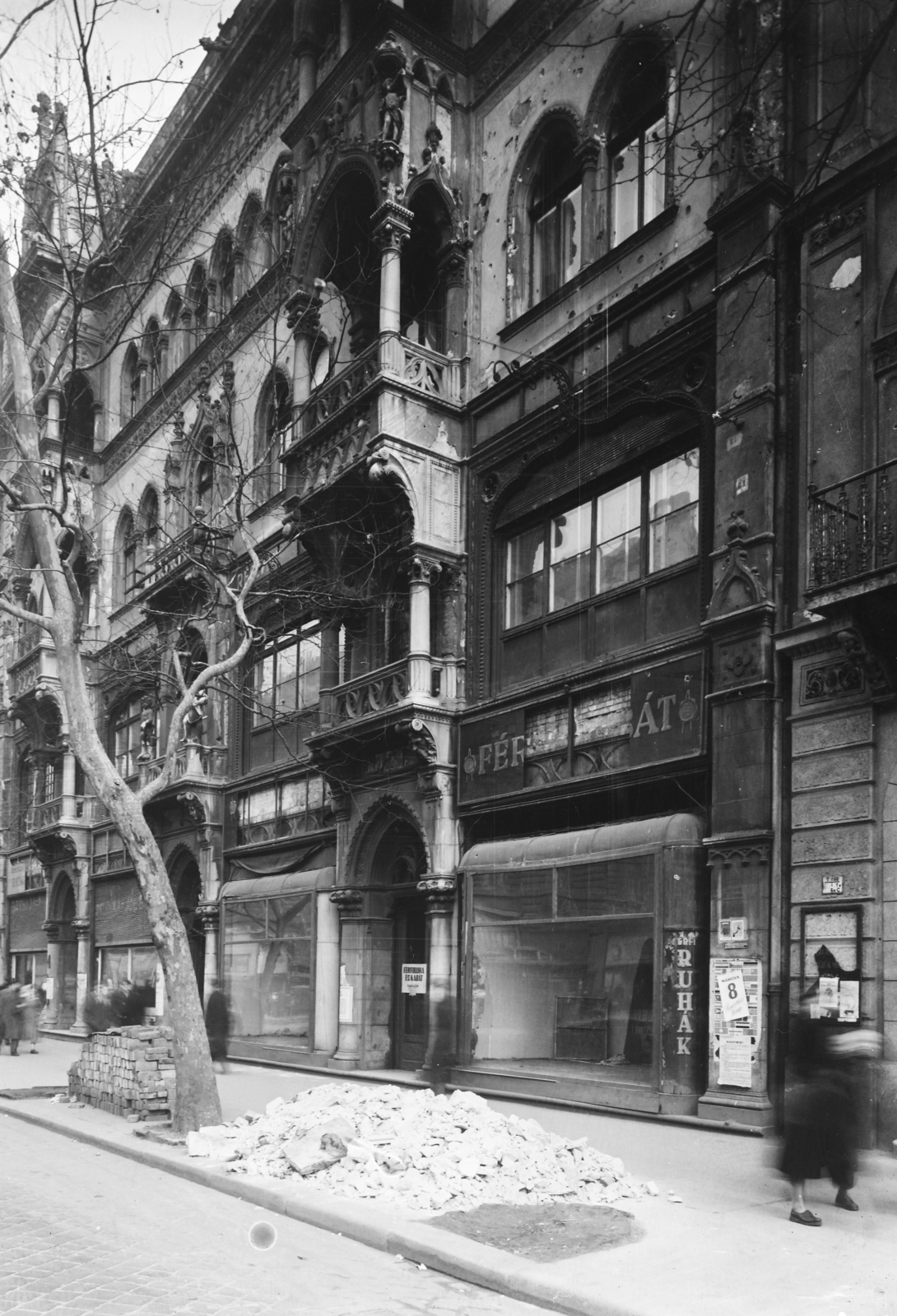 Hungary, Budapest VIII., Rákóczi út 7., 1957, UVATERV, Show window, sign-board, Budapest, Fortepan #91335