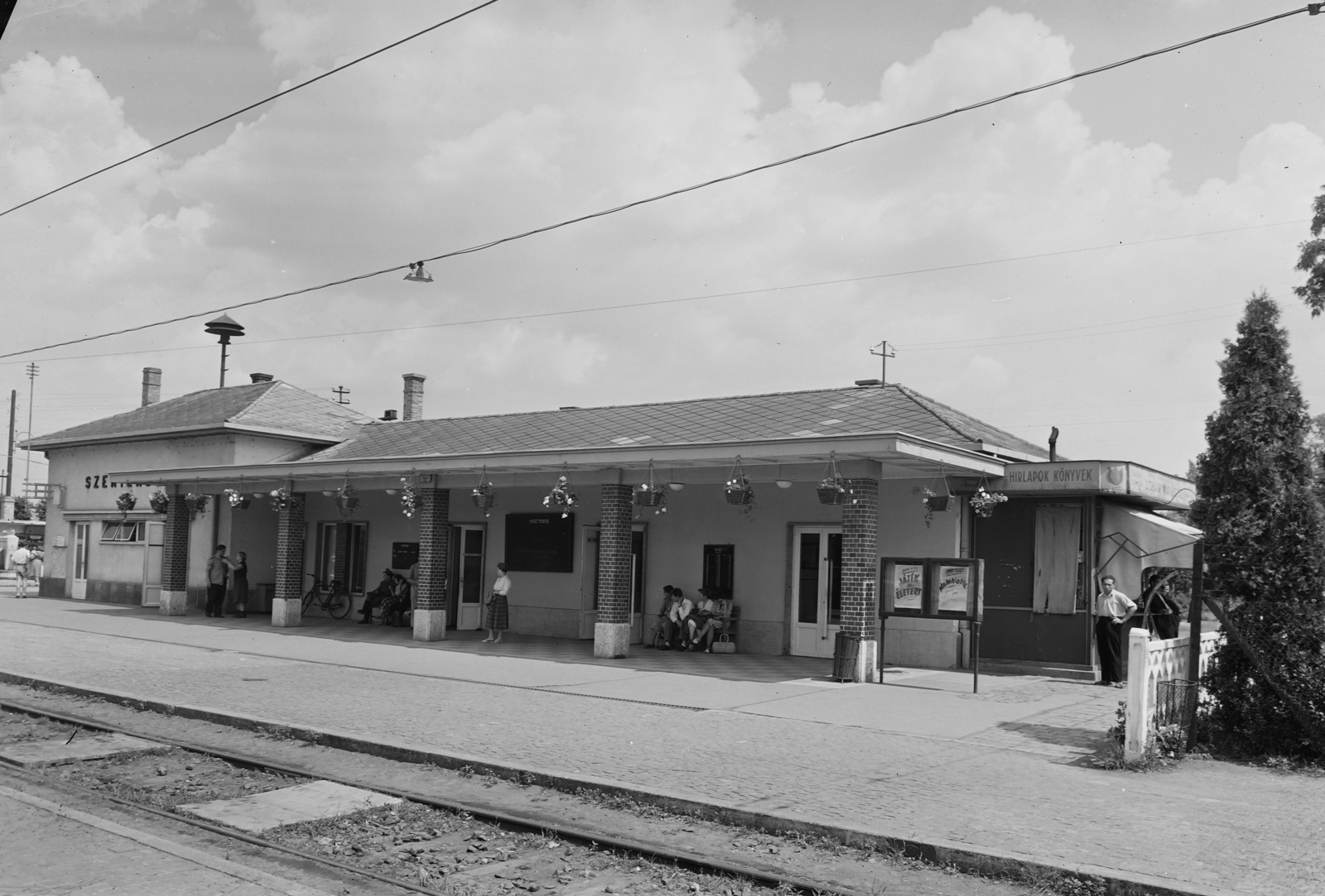 Hungary, Szentendre, HÉV végállomás., 1957, UVATERV, commuter train, Fortepan #91337