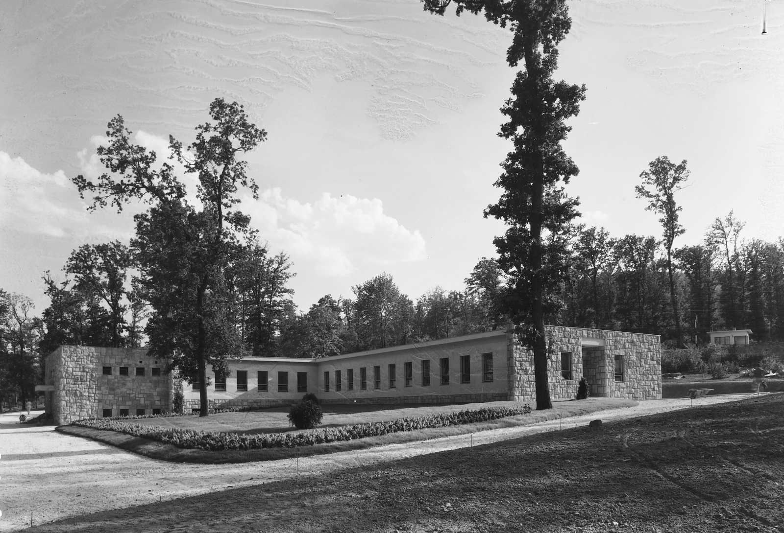 Hungary, Budapest II., üzemfőnökségi épület a Gyermekvasút (Úttörővasút) végállomásánál., 1950, UVATERV, building, Children's railway, Budapest, terminus, Fortepan #91370