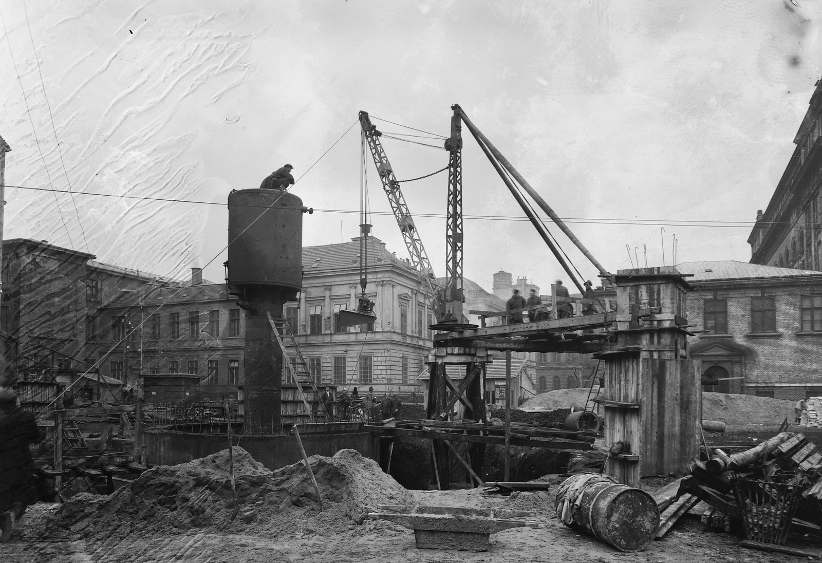 Hungary, Budapest VIII., Rákóczi út 3., a metróépítés területe, szemben az ELTE épületei a Trefort kertben., 1951, UVATERV, subway construction, Budapest, Fortepan #91414