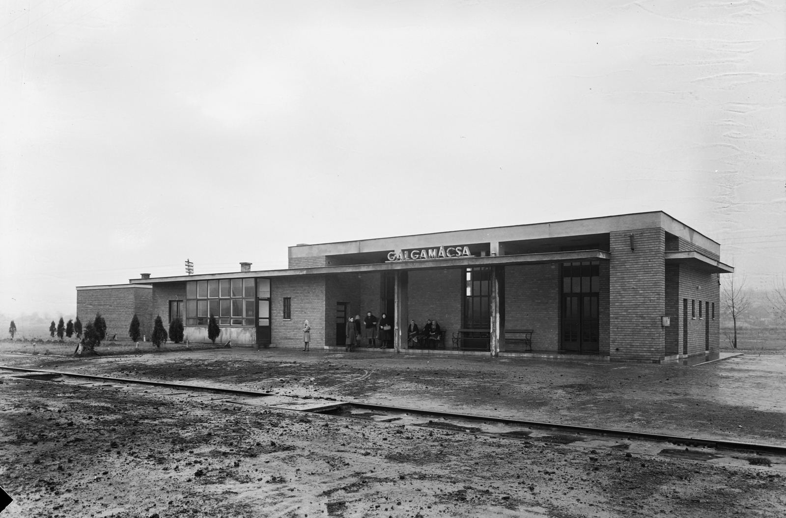 Hungary, Galgamácsa, vasútállomás., 1955, UVATERV, train station, place-name signs, Fortepan #91534