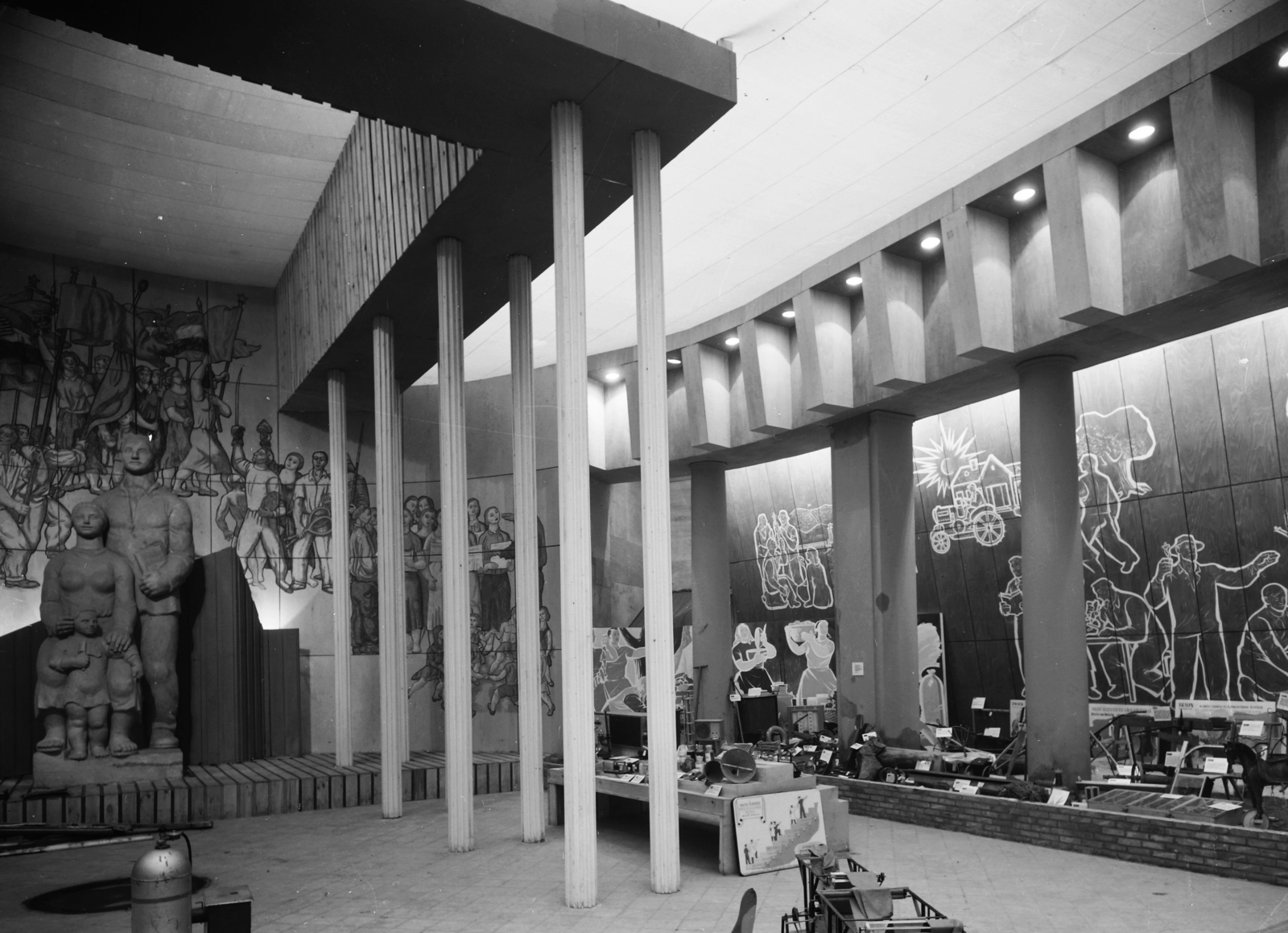 Hungary, Budapest XIV., Műcsarnok, Újítási és találmányi kiállítás., 1949, UVATERV, Budapest, sculptural group, Fortepan #91548