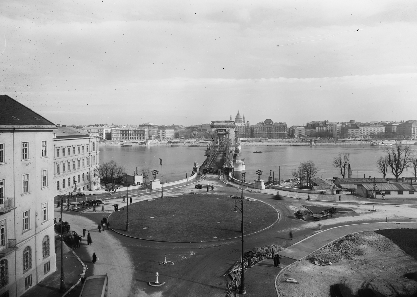 Hungary, Budapest I., Clark Ádám tér és a Széchenyi Lánchíd., 1949, UVATERV, Horse-drawn carriage, square, construction, picture, Danube, Budapest, suspension bridge, Duna-bridge, William Tierney Clark-design, Fortepan #91549