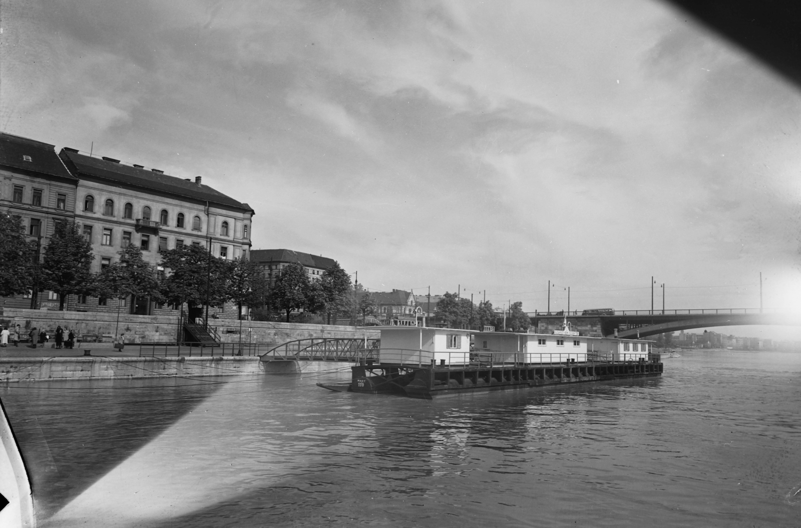 Hungary, Budapest II., a Bem József téri hajóállomás a Dunáról nézve., 1955, UVATERV, Budapest, boat station, Fortepan #91639