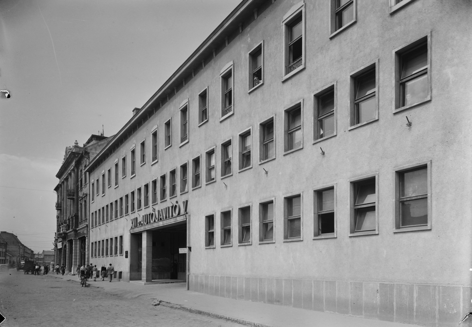 Hungary, Miskolc, Zsolcai kapu 9-11., AFIT XVI. sz. Autójavító Vállalat., 1955, UVATERV, building, factory, car repair, Fortepan #91642