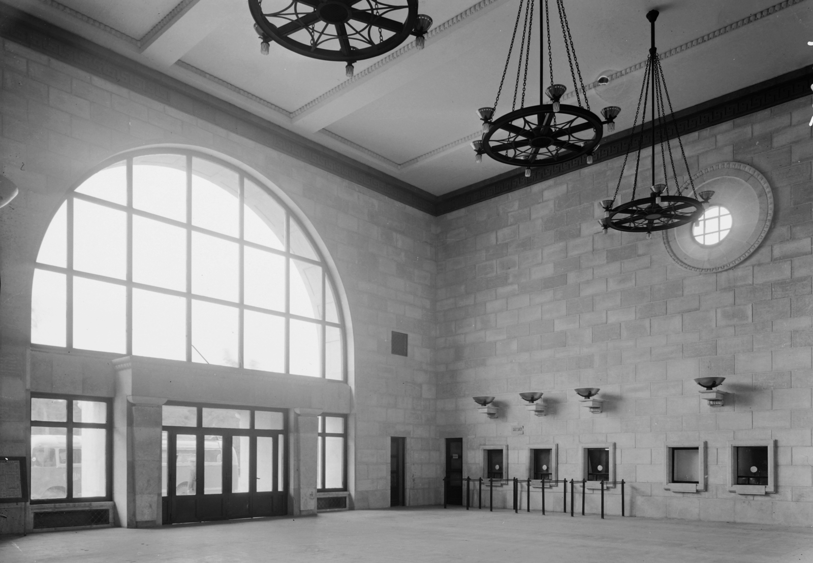 Hungary, Hatvan, vasútállomás., 1956, UVATERV, interior, waiting room, train station, Béla Zoltán Nagy-design, Vilmos Félix-design, Fortepan #91662