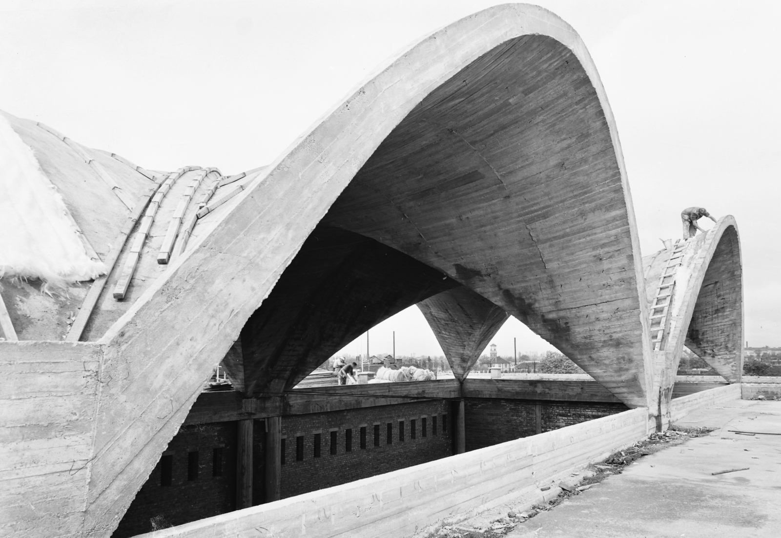 Hungary, Debrecen, a Nagyállomás építkezése., 1960, UVATERV, construction, train station, László Kelemen-design, Hyperbolic paraboloid shells , Fortepan #91700