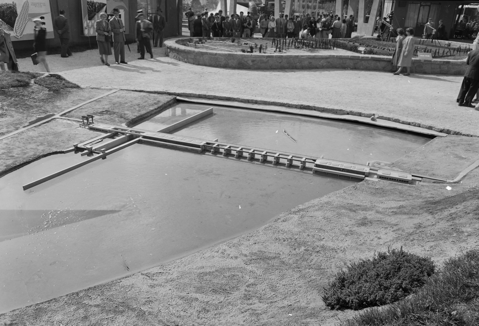 Hungary, Budapest X., Albertirsai út, Mezőgazdasági kiállítás, a Kiskörei Vízerőmű makettje., 1960, UVATERV, model, Budapest, Fortepan #91733