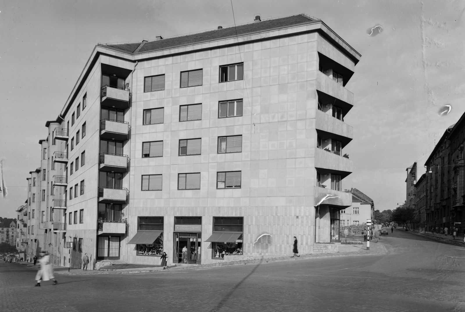 Hungary, Budapest I., Várfok utca - Vérmező út sarok., 1960, UVATERV, street view, modern architecture, Budapest, Ágost Benkhard-design, Fortepan #91762