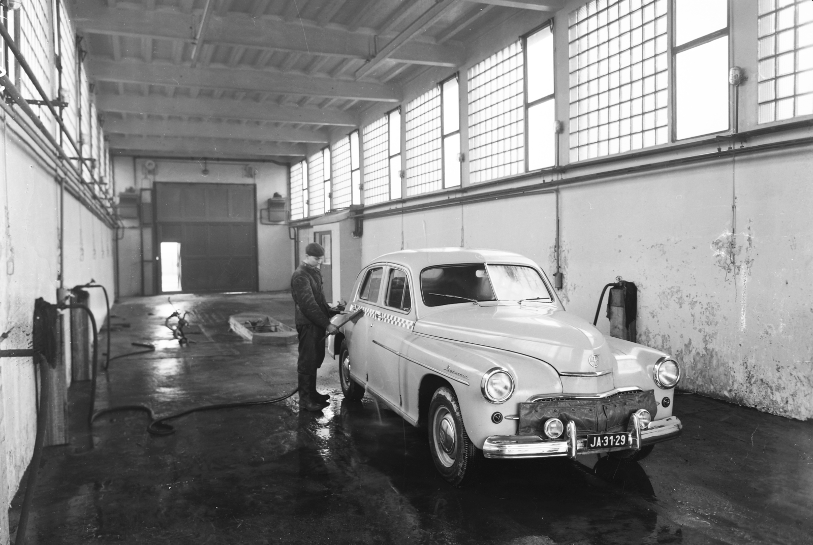 1962, UVATERV, taxicab, number plate, car wash, Fortepan #91778